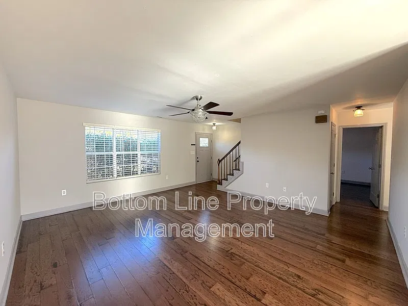 3 bed, 2.0 bath, 1406 sqft, $1,985 — Photo 4