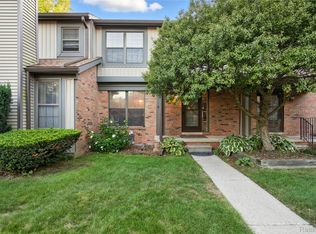 12406 Woodgate Dr, Plymouth, MI 48170