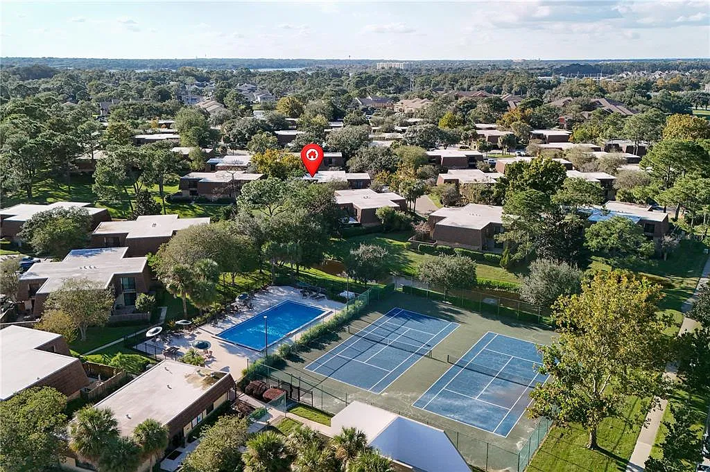 2 bed, 2.5 bath, 1285 sqft, $2,000 — Photo 3