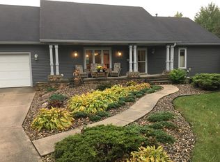 1353 E Rose St, Owatonna, MN 55060