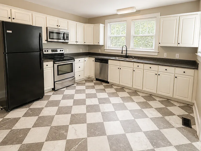 3704 Palmetto Ave — Photo 4