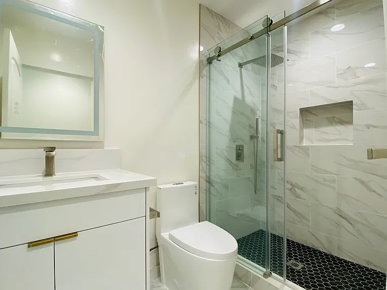 329 N Bushnell Ave — Photo 11