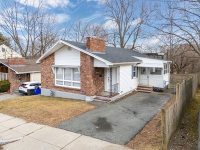 68 Charles St, Boston, MA, 02136