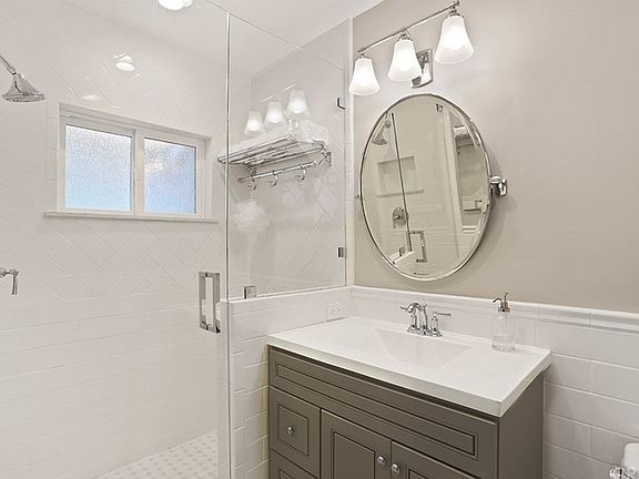4th image of 5101 San Feliciano Dr