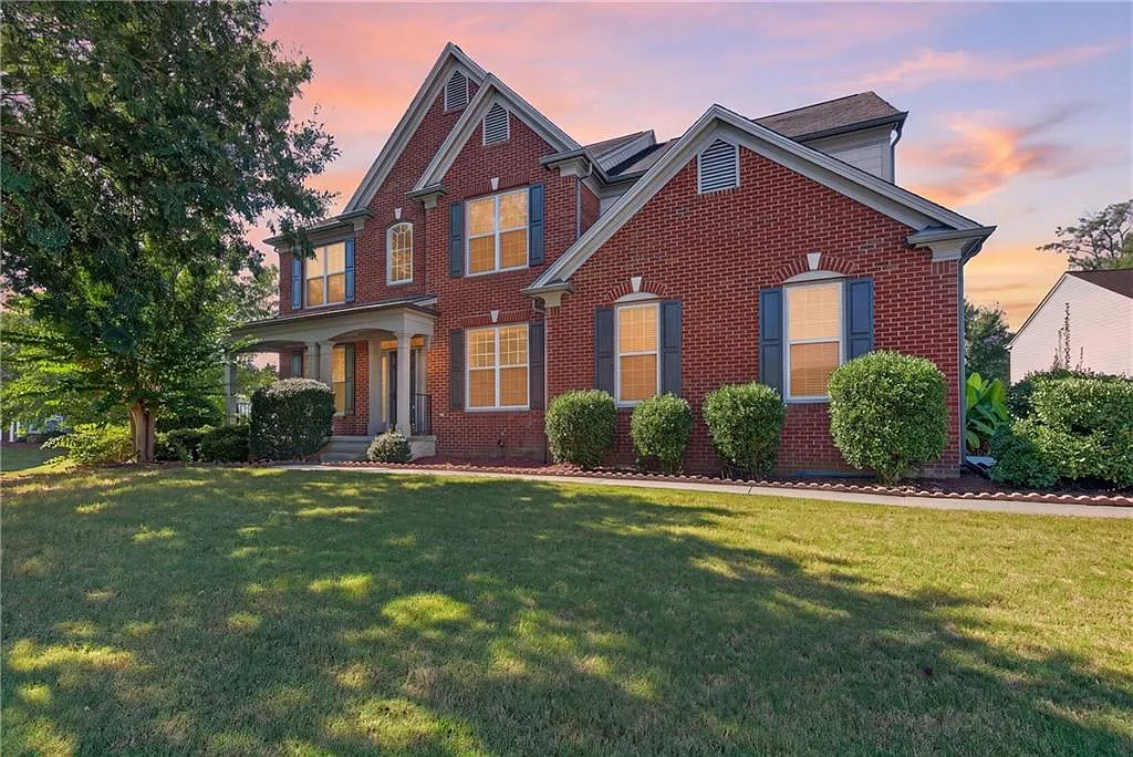 5 bed, 4.0 bath, 3700 sqft, $3,500 — Photo 1