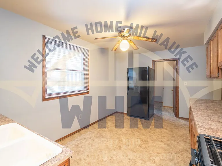 2645 S Kinnickinnic Ave — Photo 6