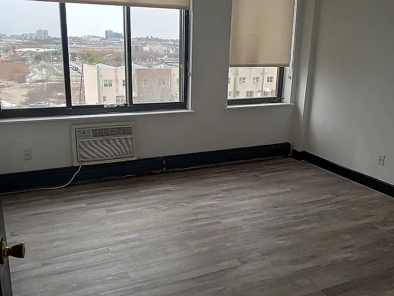 Beach 26th St, Far Rockaway — Photo 4
