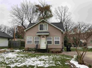 2527 Hartline Dr, Rochester, MI 48309