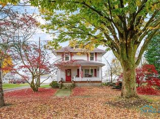 422 6th St, Fremont, OH 43420