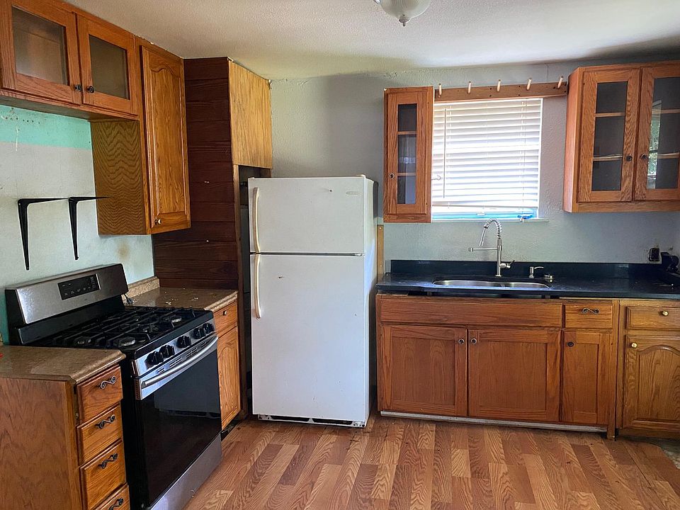1st image of 3108 E 13th St