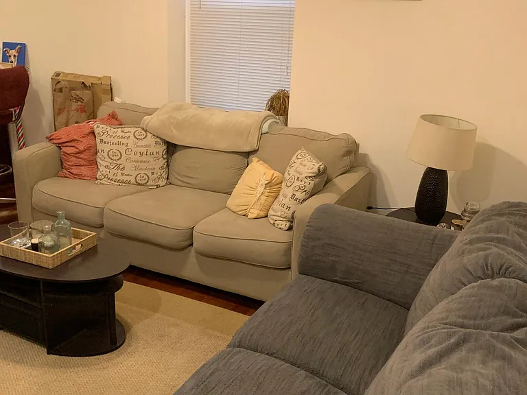2041 Spring Garden St #1R — Photo 2