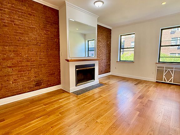 2nd image of 16 W 75th St #5R