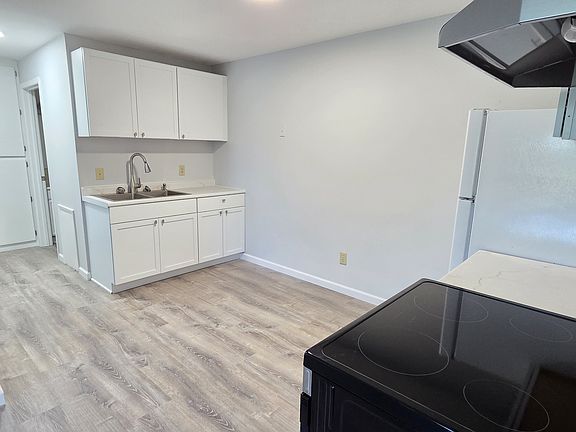 5th image of 421 1st Ave E APT 225