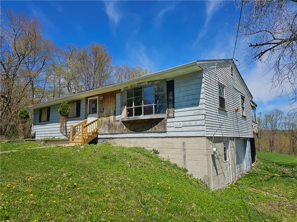 8 Cross Rd, Elmira, NY 14901