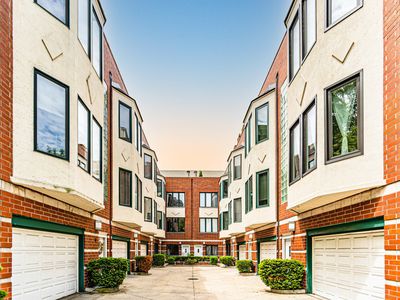 4240 N Kenmore Ave #5S, Chicago, IL, 60613