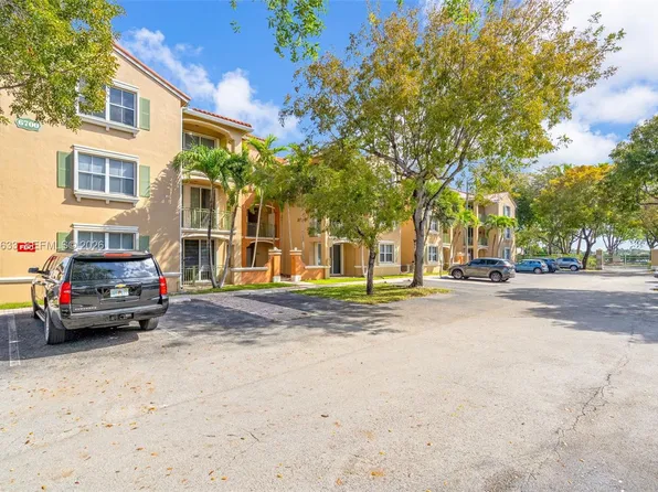 6700 NW 114th Ave APT 905, Doral, FL 33178