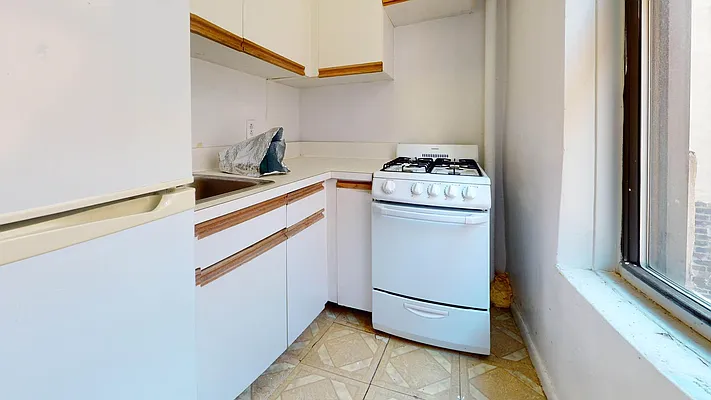 Rented by Bond New York | media 5