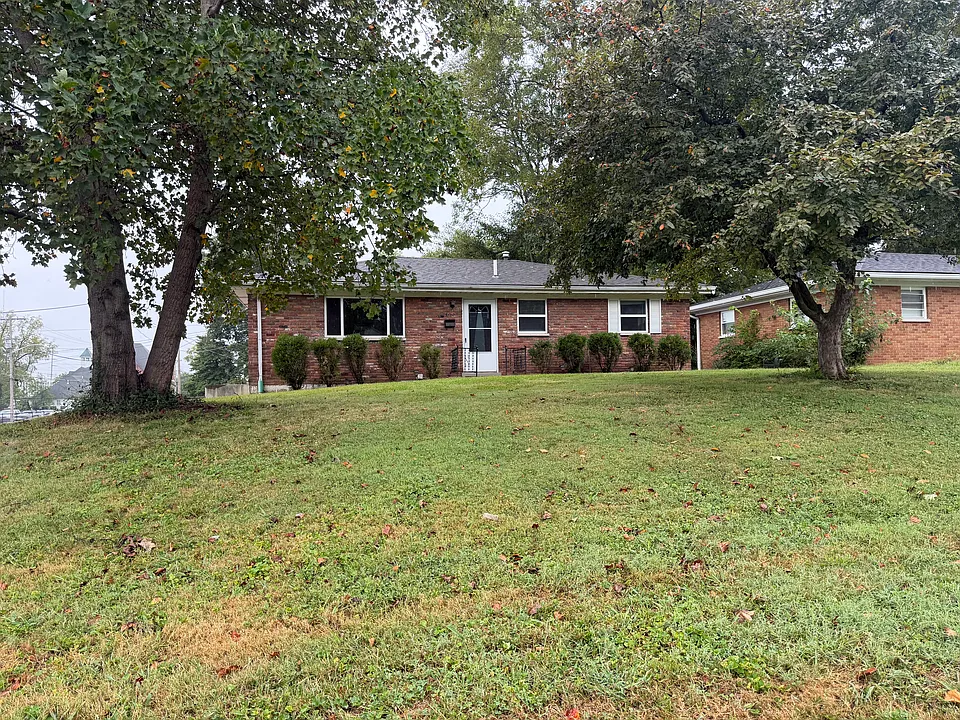302 Main St