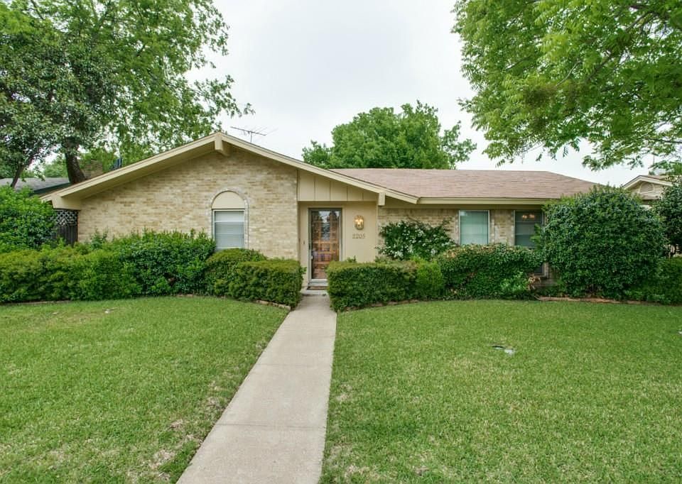 1st image of 2205 Village Green Dr