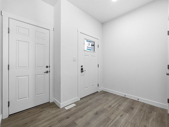 3rd image of 5075 Cawsey Ter SW