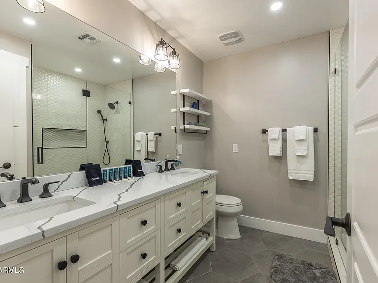 1641 W Evans Dr — Photo 36