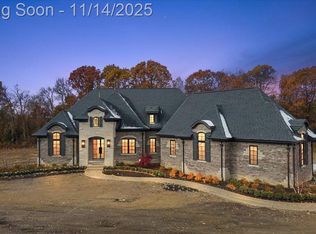 1597 Vista Dr, Oakland, MI 48363