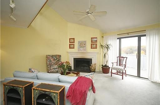 3rd image of 175 Rowayton Woods Dr