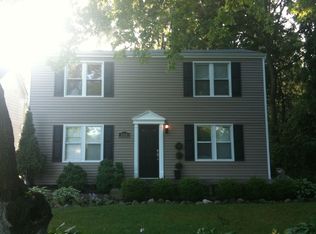 8914 Hartel St, Livonia, MI 48150