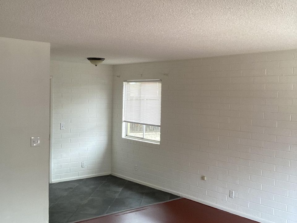 1st image of 1004 E Copper St Unit 4