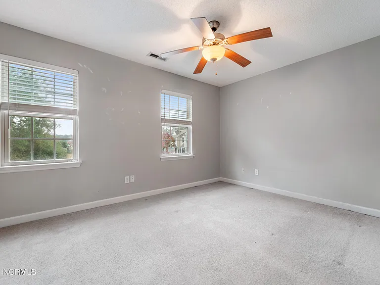 300 Burley Dr #10 — Photo 10