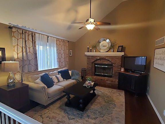 4th image of 207 Porter Dr