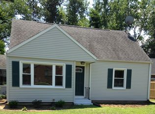 18 School St, Agawam, MA 01001