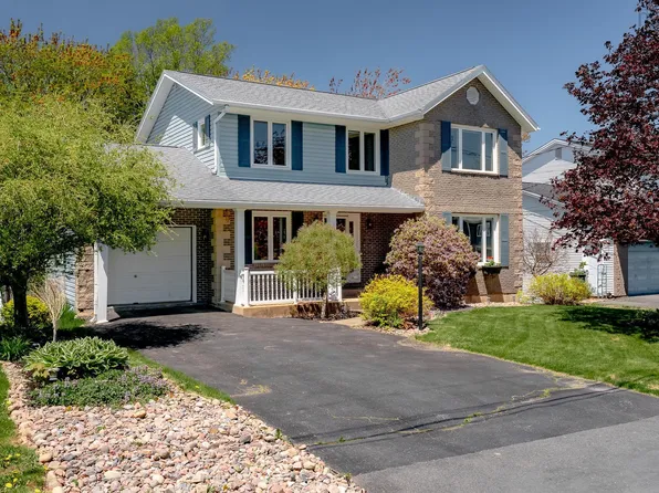 8 Capistrano Dr, Halifax, NS B2X 3N4