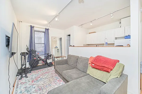 Rented by Living New York | media 13