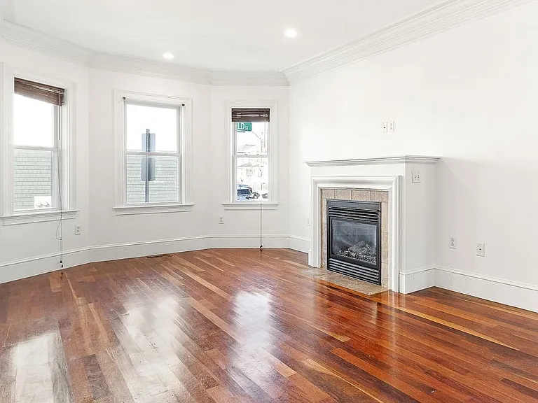21 Cawfield St #1 — Photo 6