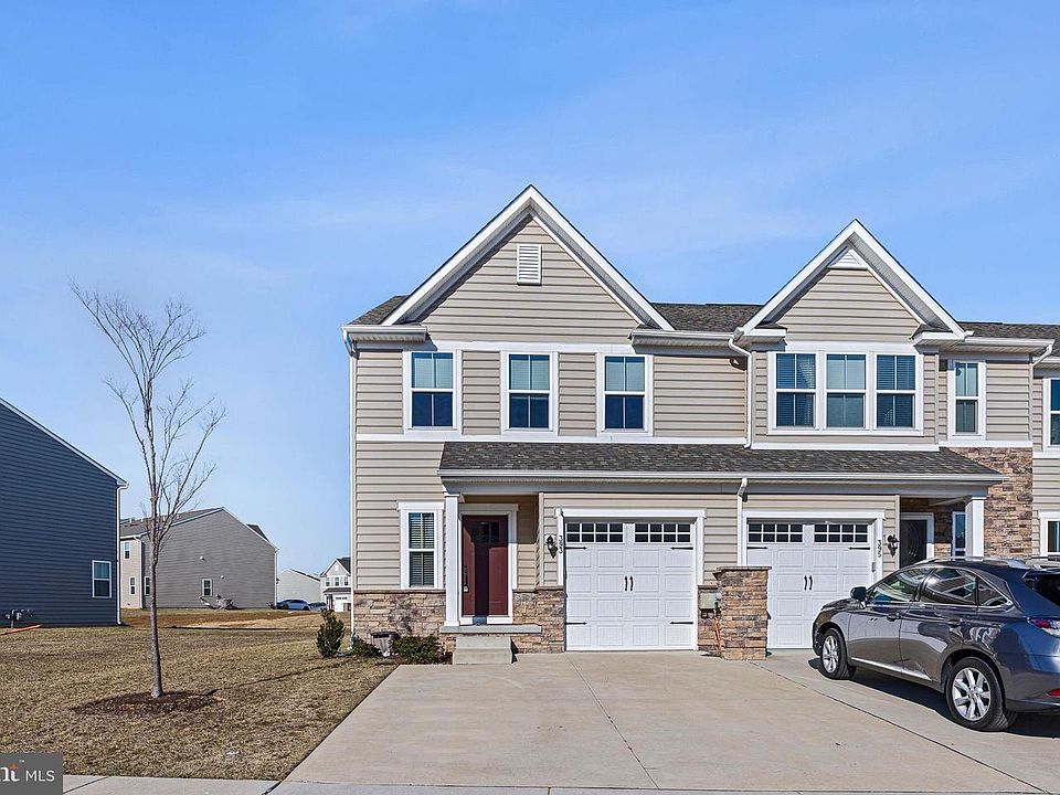 1st image of 393 Goodwick Dr