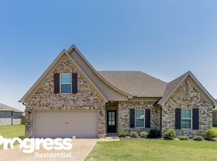 2815 S Cherry Dr, Southaven, MS 38672