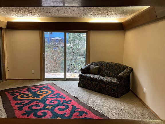 Living Rm door to back deck