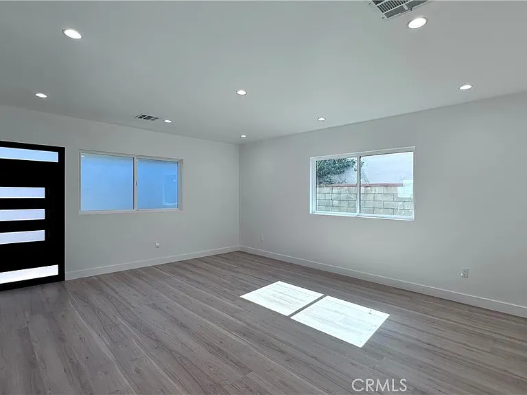 2135 N Brighton St #102 — Photo 2