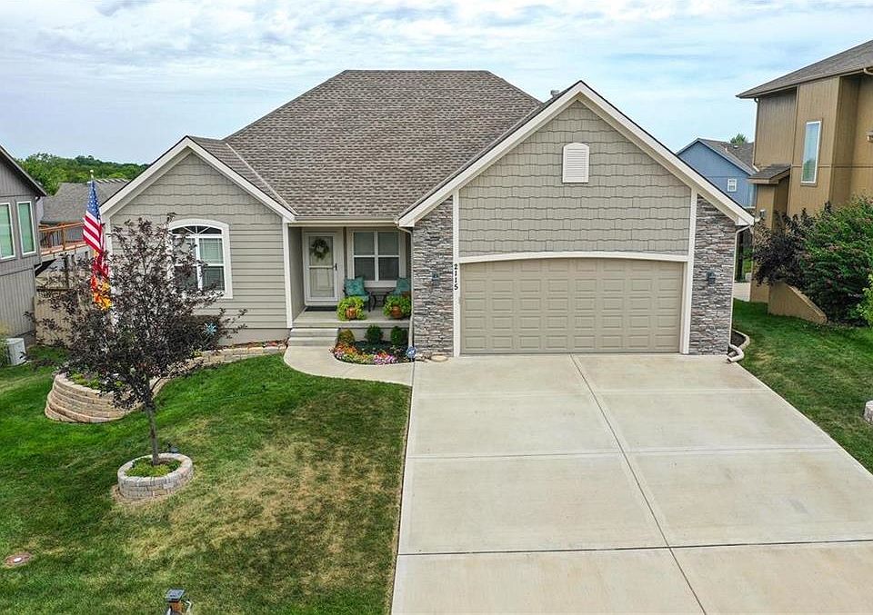 1st image of 2115 NW Sycamore Ln