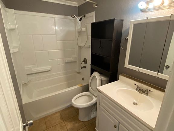 5th image of 602 Manley St #2