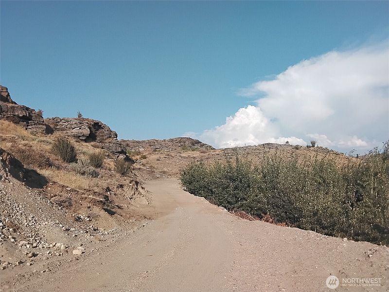 4th image of 5 Painted Rock Road