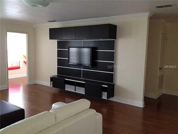 3rd image of 1319 Aguacate Ct