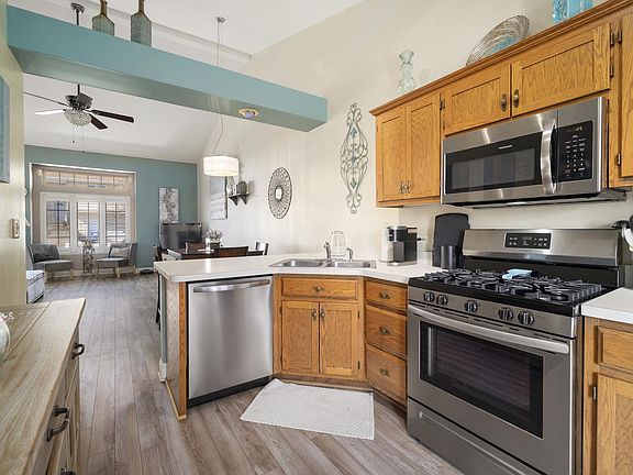 5th image of 208 Vista Ct Unit C