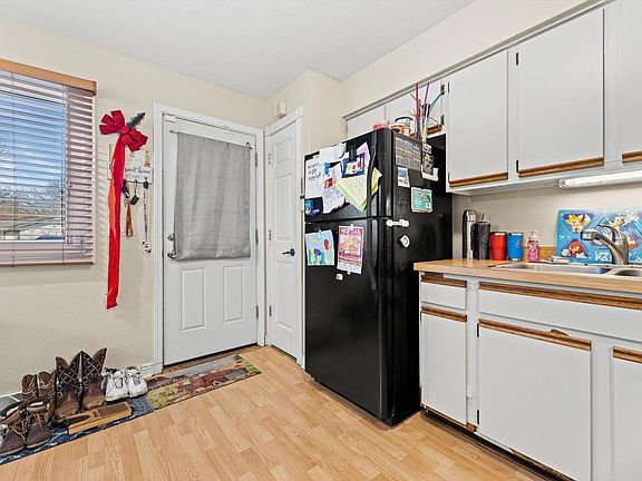 4th image of 809 Ridgeway DRIVE