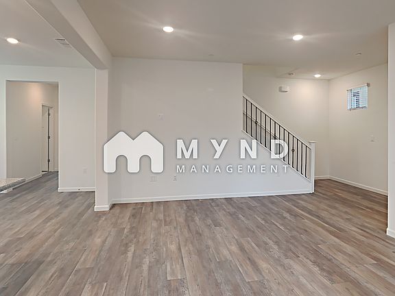 2nd image of 4004 Matterhorn Pl