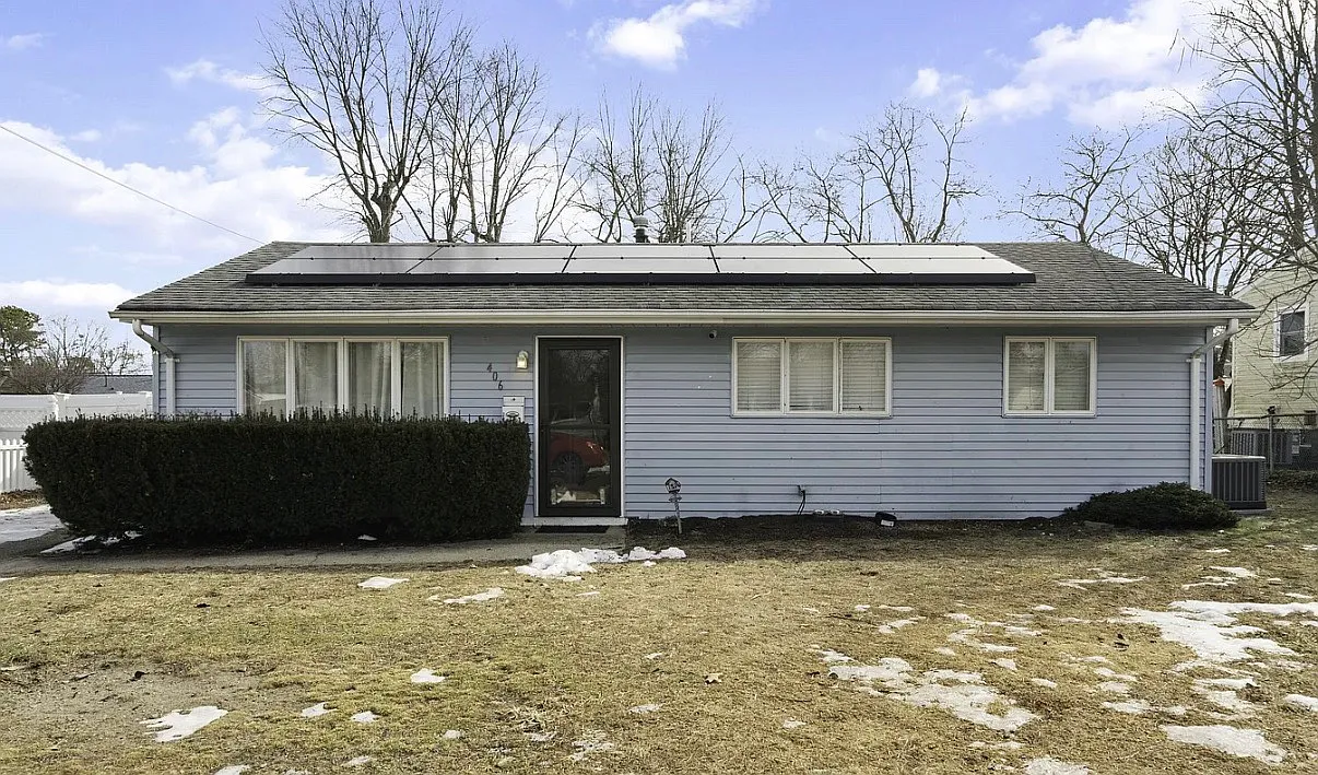 3 bed, 1400 sqft, $3,100 — Photo 1