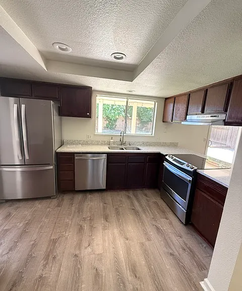 725 McKenzie Ct — Photo 8