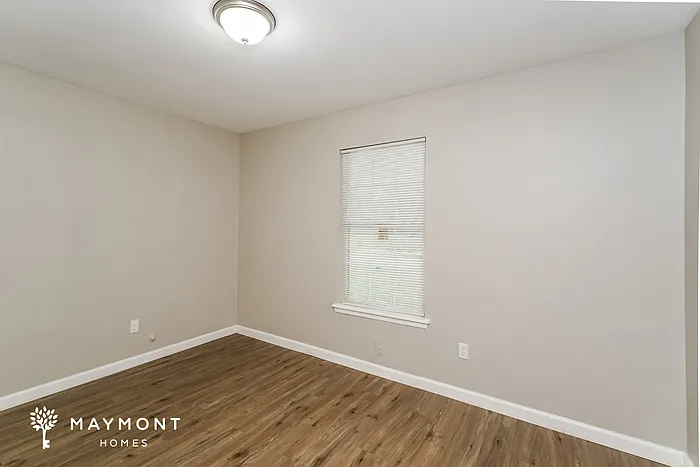 1105 De Ridder St — Photo 12