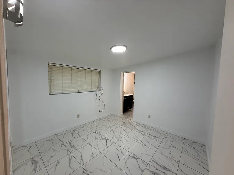 1603 N Park Ave — Photo 9